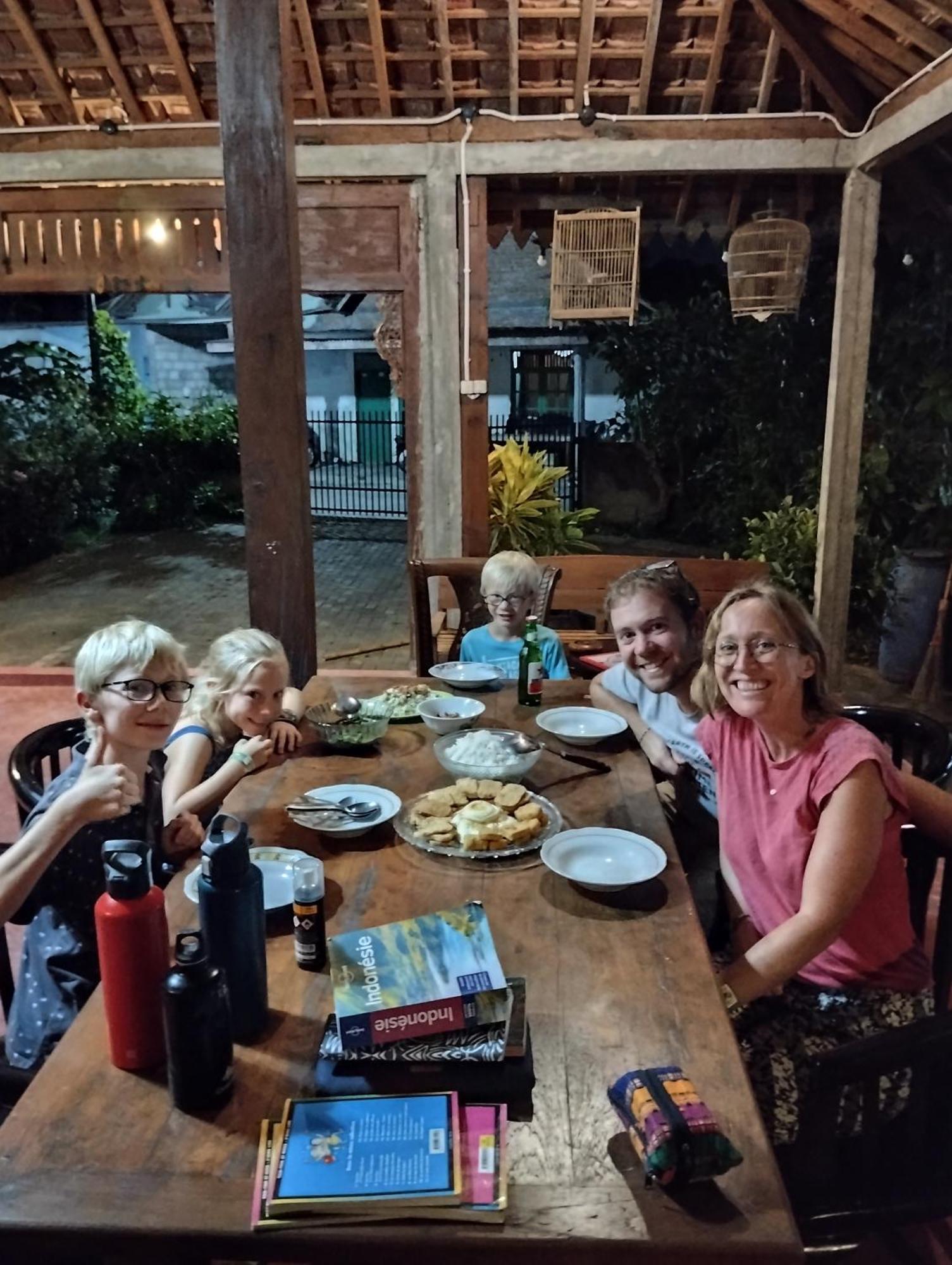 Cebongan 鲁玛优齐旅馆酒店 外观 照片